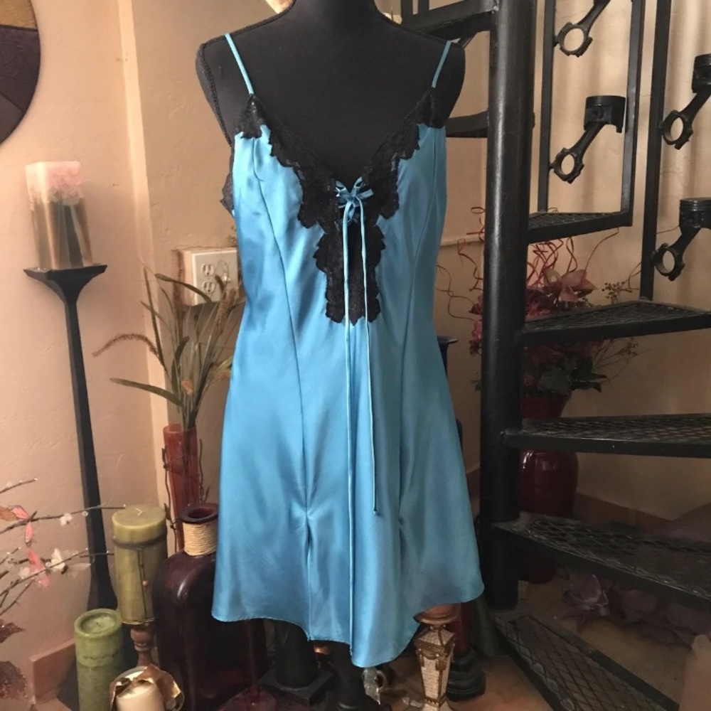 Vintage Frederick’s of Hollywood Sexy Chemise Slip